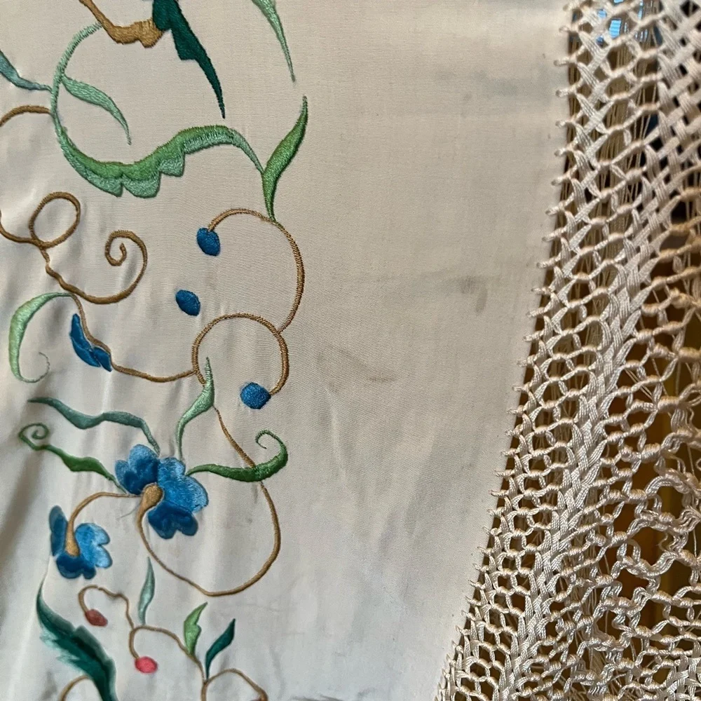Vintage Japanese Silk Embroidered Manton Manila Piano Shawl